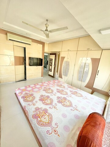 Bedroom in 2 BHK Apartment at Atlanta Heights, Prabhadevi – for Rent
