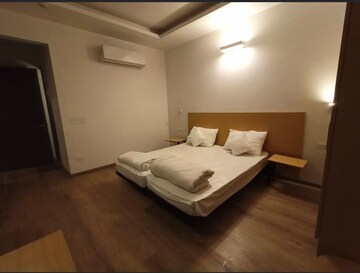 Bedroom in 1 BHK Apartment at Sector 49 – for Rent