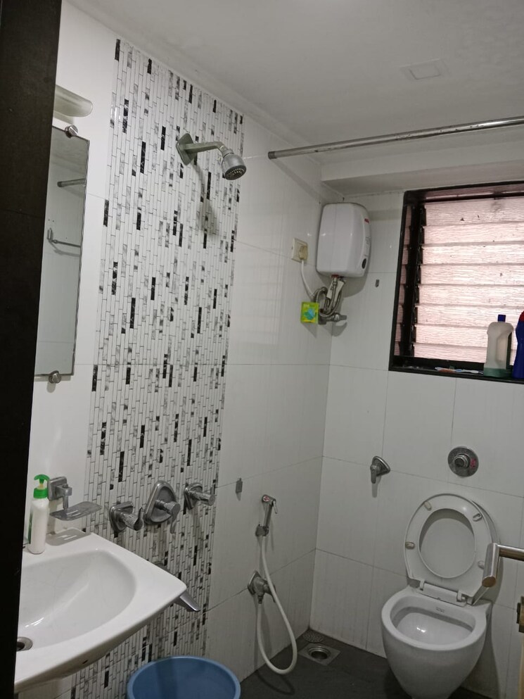 Bathroom, sanidhya-apartment 3 Bedroom 1250 Sq.Ft. Apartment In Malabar Hill Mumbai 8437677