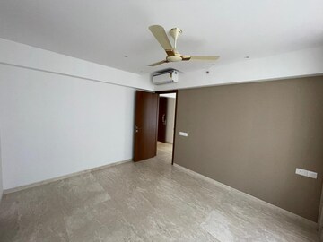 Room in 3 BHK Apartment at Hiranandani Glenwood, Ghodbunder Road – for Rent