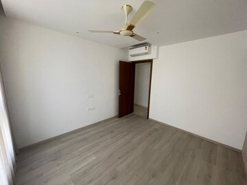 Room in 3 BHK Apartment at Hiranandani Glenwood, Ghodbunder Road – for Rent