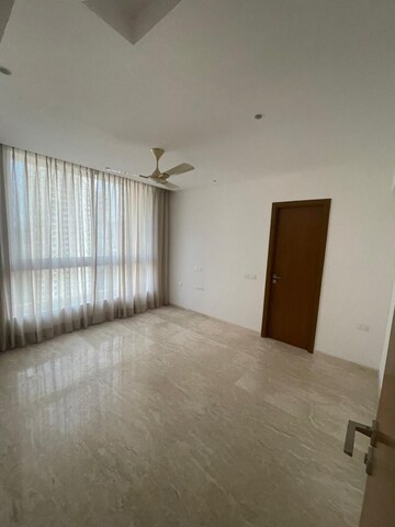 Room in 3 BHK Apartment at Hiranandani Glenwood, Ghodbunder Road – for Rent