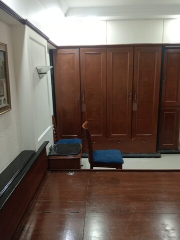 Furnished Amenities in 4 BHK Apartment at Blue Gardenia, Peddar Road – for Rent
