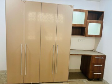 Furnished Amenities in 3 BHK Apartment at Gomti Nagar – for Rent