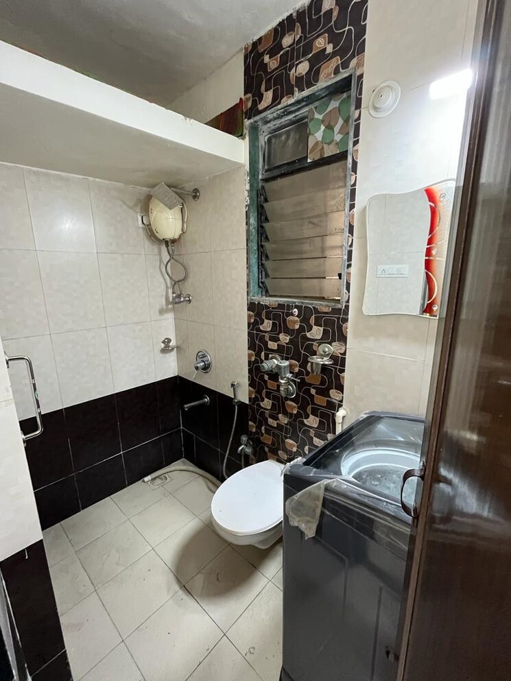Bathroom, unnathi-woods-phase-3 1 Bedroom 435 Sq.Ft. Apartment In Ghodbunder Road Thane 8437805