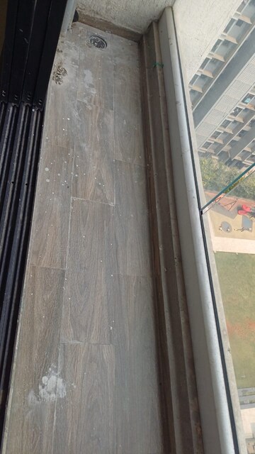 Balcony in 1.5 BHK Apartment at Dosti Eden, Brahmand – for Rent