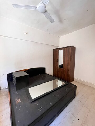 Bedroom in 1 BHK Apartment at Andheri West – for Rent