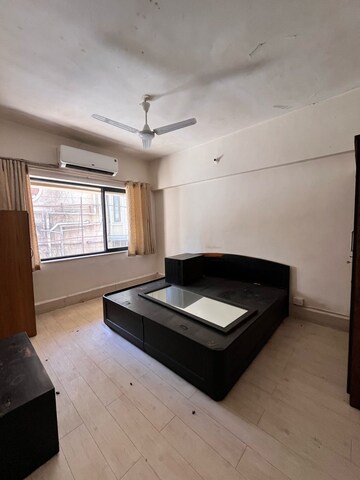 Bedroom in 1 BHK Apartment at Andheri West – for Rent