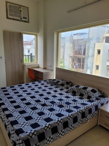 2.5 BHK Apartment For Rent in Noida Central