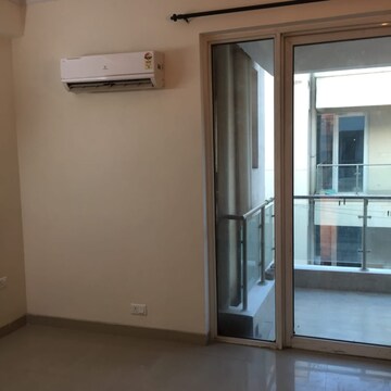 Room in 3 BHK Apartment at Ansal API Esencia, Sector 67 – for Rent