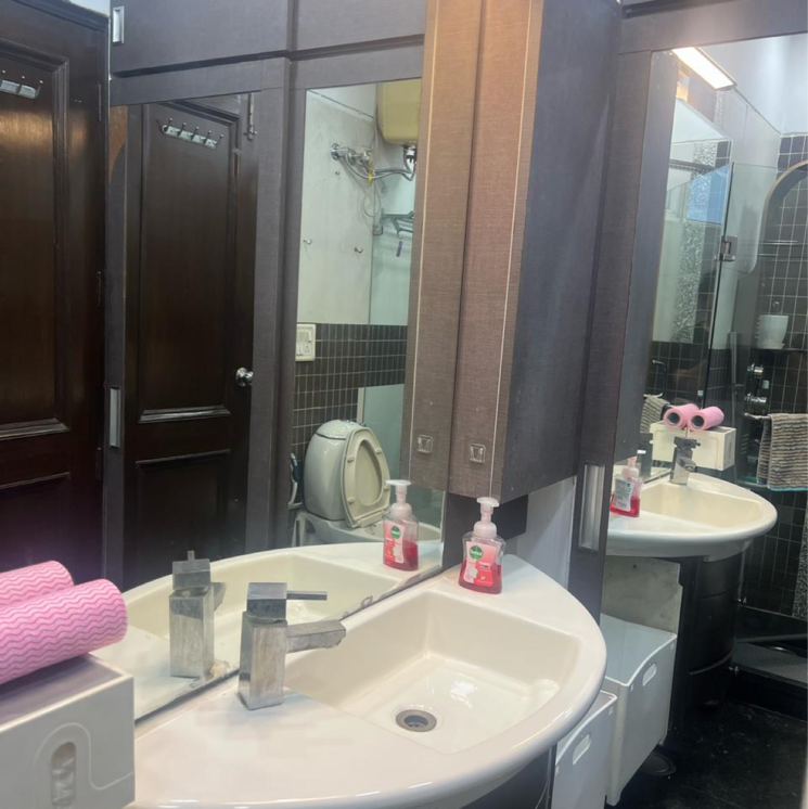 Bathroom, uday park 3 Bedroom 2000 Sq.Ft. Builder Floor In Uday Park Delhi 8438016