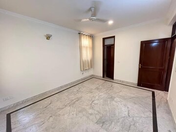 Room in 5 BHK Builder Floor at Anand Lok – for Sale