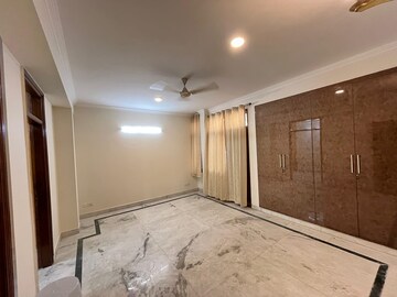 Room in 5 BHK Builder Floor at Anand Lok – for Sale