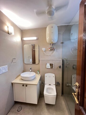 Team Area in 5 BHK Builder Floor at Anand Lok – for Sale