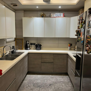 Kitchen in 3 BHK Builder Floor at Sarvapriya Vihar – for Rent