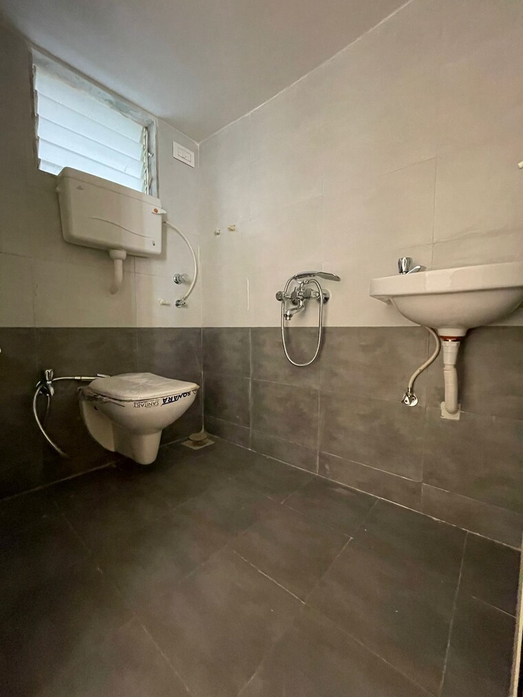 Bathroom, prem-karan-complex 1 RK 425 Sq.Ft. Apartment In Mira Road Thane 8438139