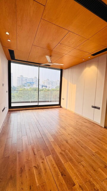 Room in 1 BHK Apartment at Ambience Creacions, Sector 22 – for Rent