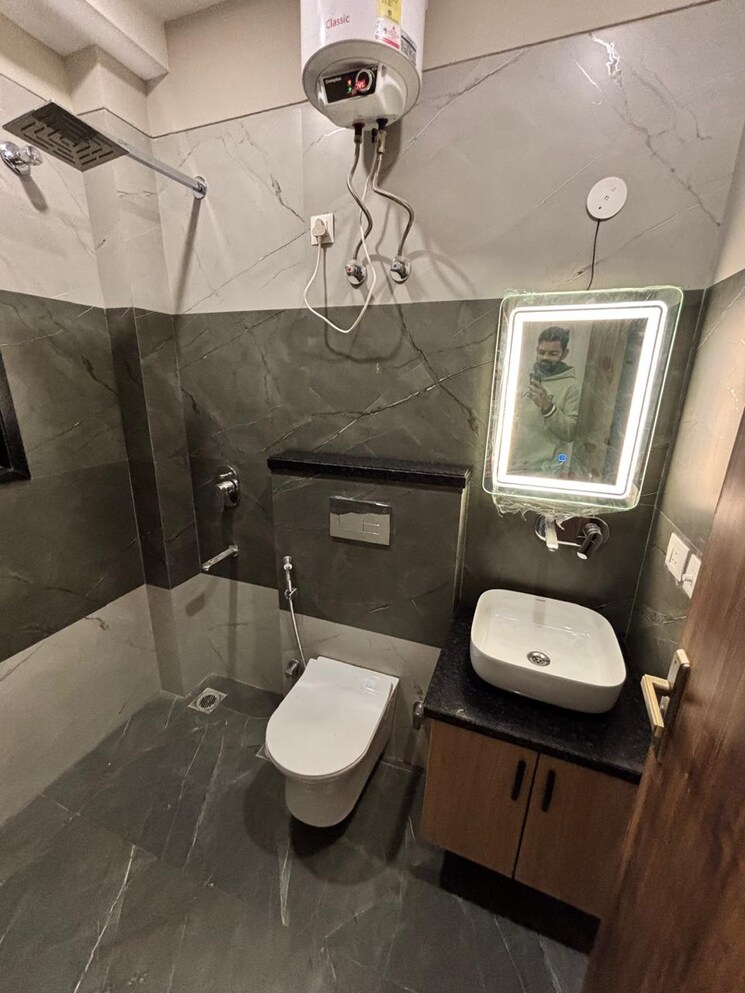 Bathroom, sector 42 2 Bedroom 1455 Sq.Ft. Builder Floor In Sector 42 Gurgaon 8438181