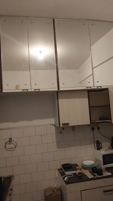 Furnished Amenities in 2 BHK Apartment at SNS Villa, Lavelle Road – for Rent