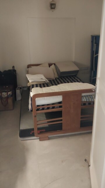 Bedroom in 2 BHK Apartment at SNS Villa, Lavelle Road – for Rent