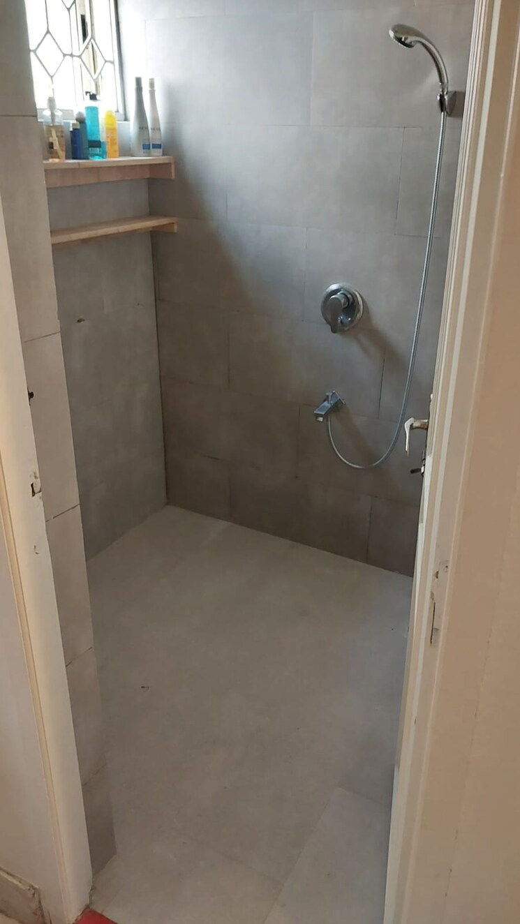 Bathroom, sns-villa 2 Bedroom 1850 Sq.Ft. Apartment In Lavelle Road Bangalore 8438182