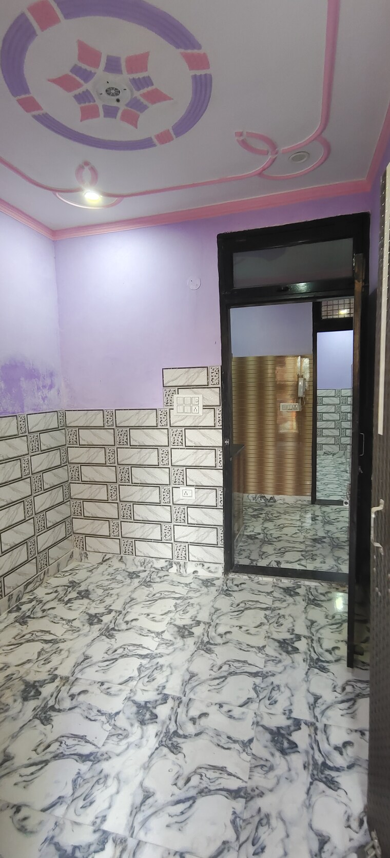 Room, dwarka mor 2 Bedroom 450 Sq.Ft. Builder Floor In Dwarka Mor Delhi 8438191