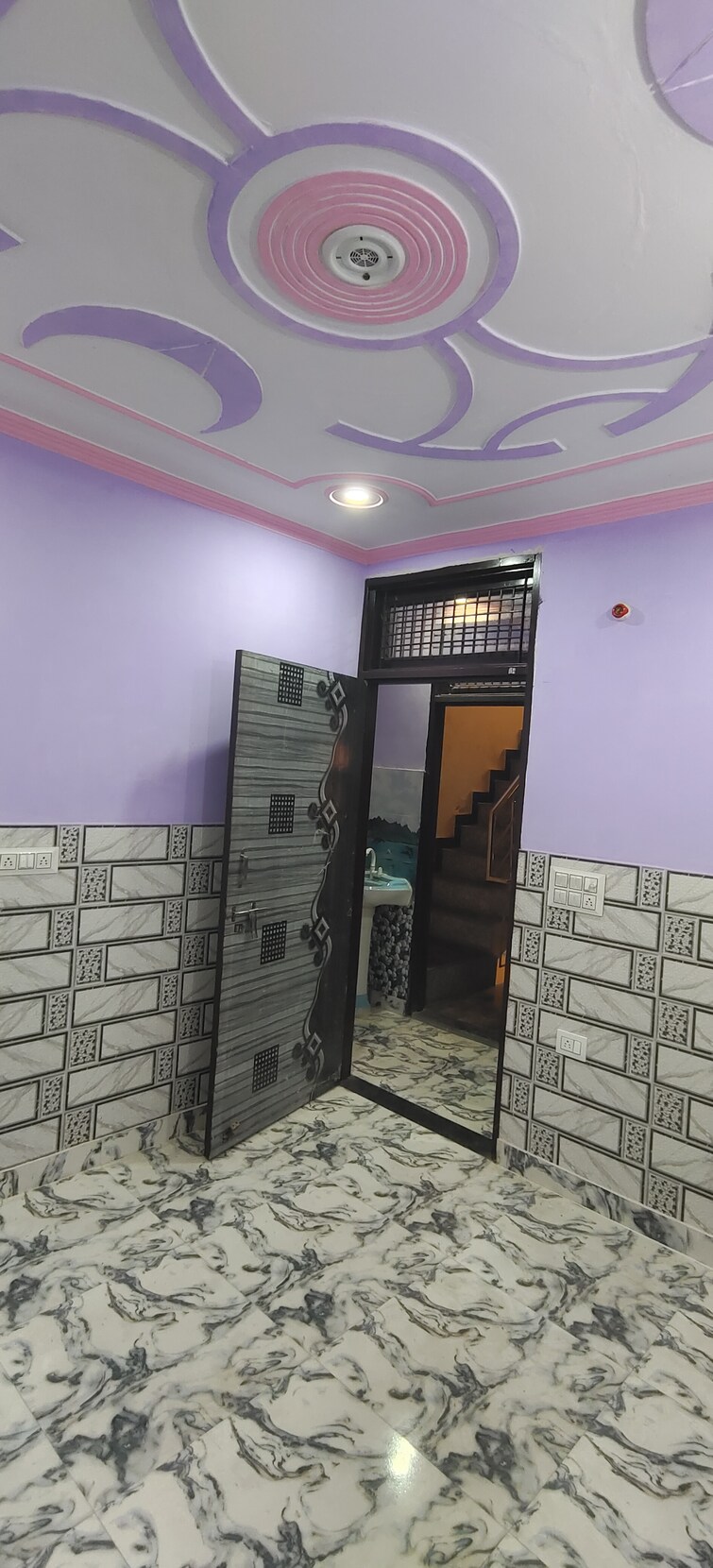 Room, dwarka mor 2 Bedroom 450 Sq.Ft. Builder Floor In Dwarka Mor Delhi 8438191