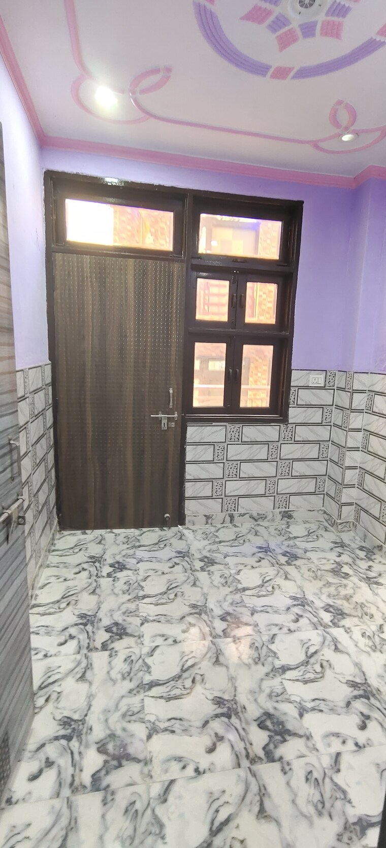 Room, dwarka mor 2 Bedroom 450 Sq.Ft. Builder Floor In Dwarka Mor Delhi 8438191