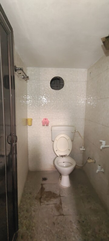 Bathroom in 1 RK Builder Floor at Dwarka Mor – for Rent