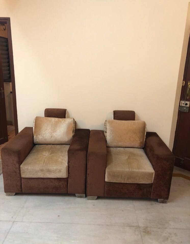 Living Room, neeladhri-mahal-apartment 2 Bedroom 1450 Sq.Ft. Apartment In Jayamahal Bangalore 8438202