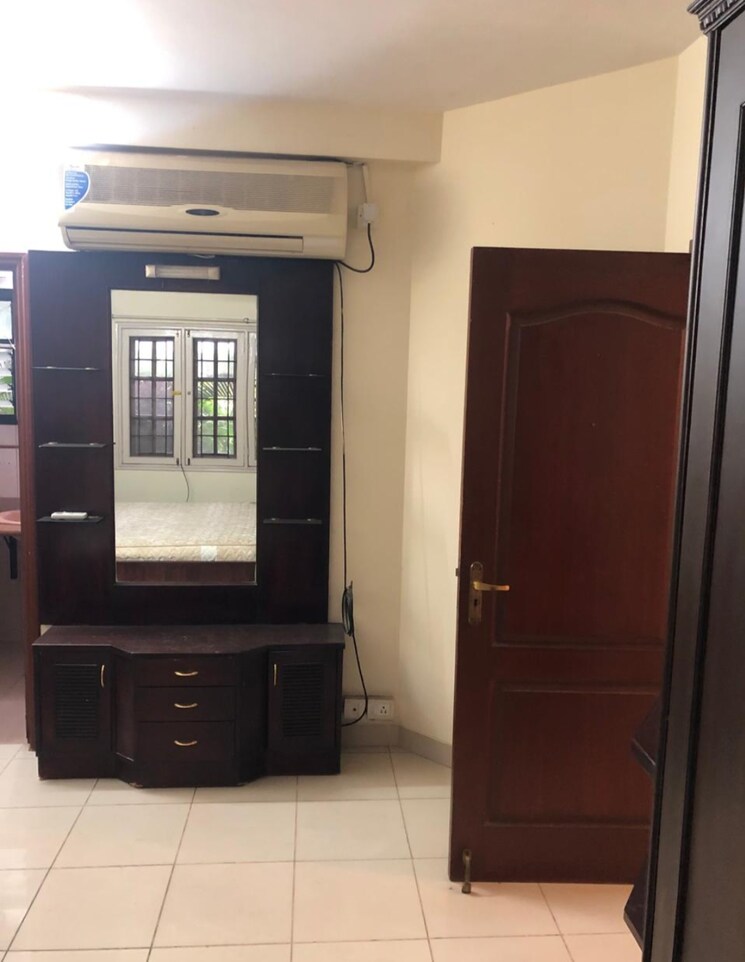 Living Room, neeladhri-mahal-apartment 2 Bedroom 1450 Sq.Ft. Apartment In Jayamahal Bangalore 8438202