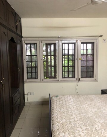 2 BHK Apartment For Rent in Neeladhri Mahal Apartment, Jayamahal