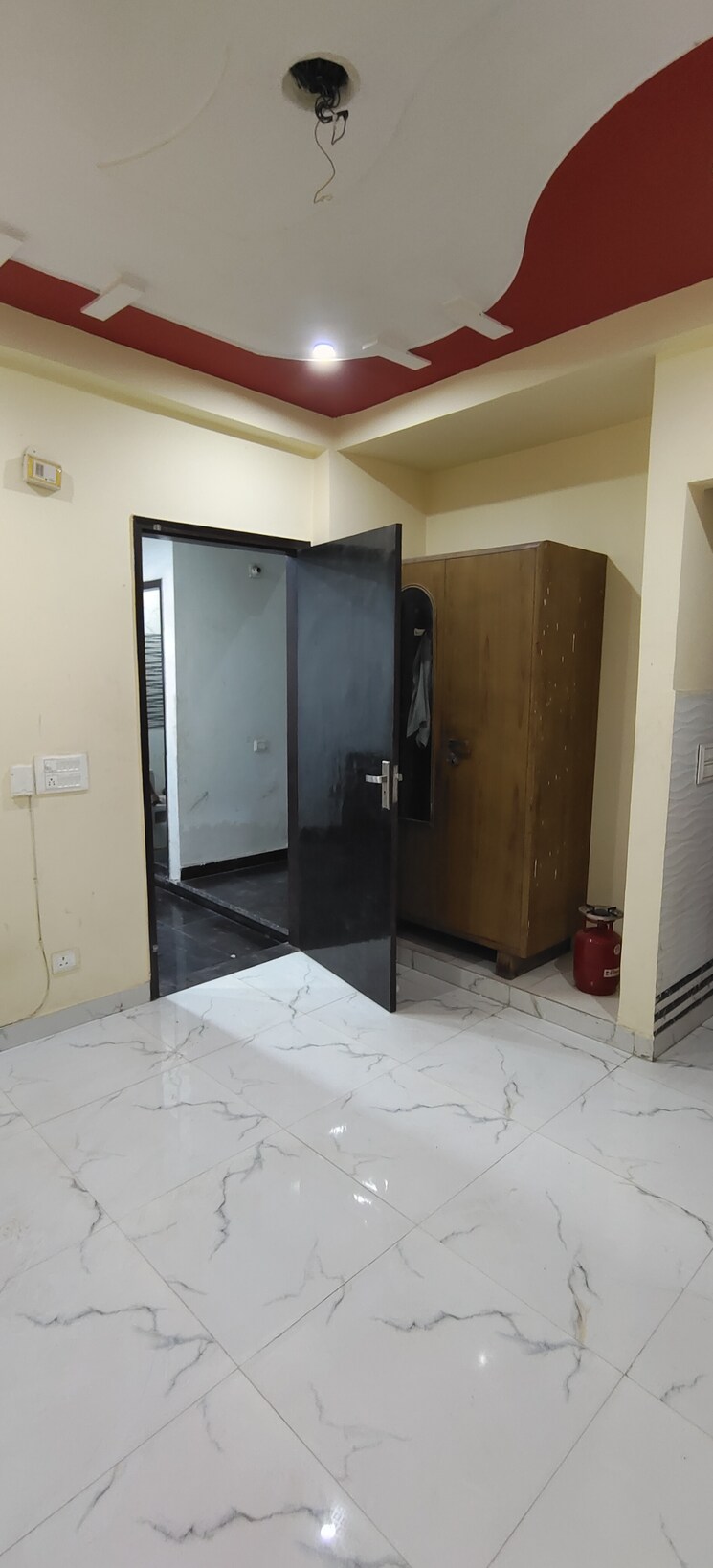 Room, dwarka mor 1 RK 300 Sq.Ft. Builder Floor In Dwarka Mor Delhi 8438206