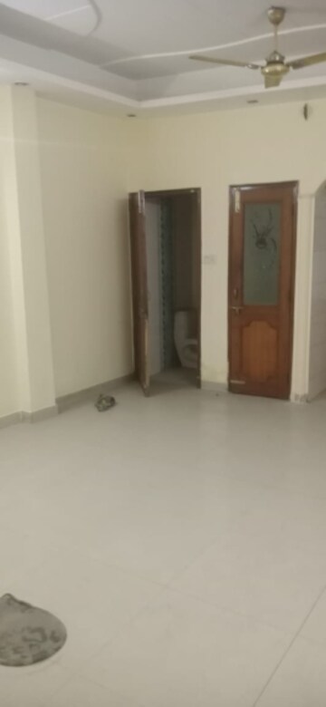 Room in 2 BHK Builder Floor at Laxmi Nagar – for Sale