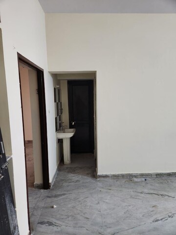 Room in 3.5 BHK Builder Floor at Mansarovar – for Rent