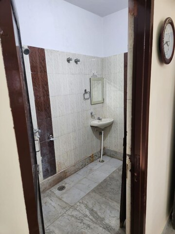 Bathroom in 3.5 BHK Builder Floor at Mansarovar – for Rent