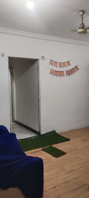 Room in 2 BHK Apartment at Suryoday CHS Goregoan, Goregaon East – for Rent
