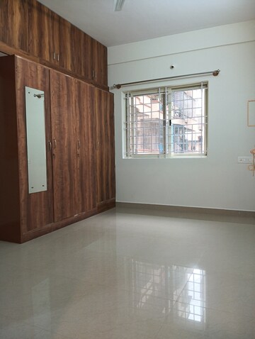 Room in 2 BHK Apartment at SMR Heights, New Thippasandra – for Rent