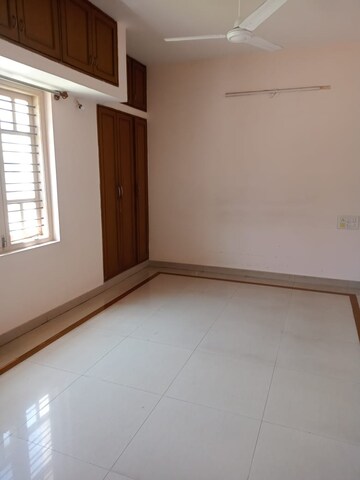 Room in 2 BHK Builder Floor at Indiranagar – for Rent