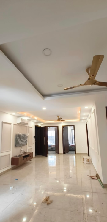 Furnished Amenities in 3.5 BHK Builder Floor at DLF Pink Town House, Dlf City Phase 3 – for Rent