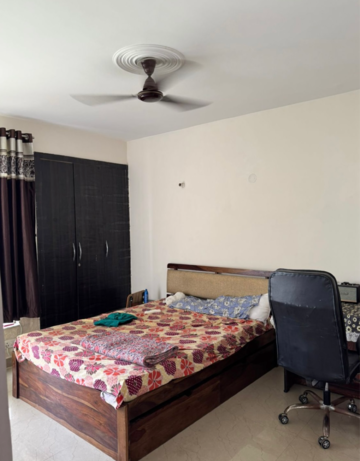 Bedroom in 3.5 BHK Builder Floor at DLF Pink Town House, Dlf City Phase 3 – for Rent