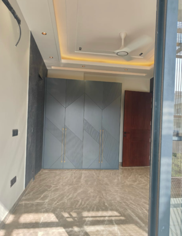 Kitchen in 3.5 BHK Builder Floor at DLF Pink Town House, Dlf City Phase 3 – for Rent