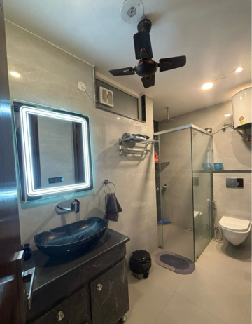 Bathroom in 3.5 BHK Builder Floor at DLF Pink Town House, Dlf City Phase 3 – for Rent