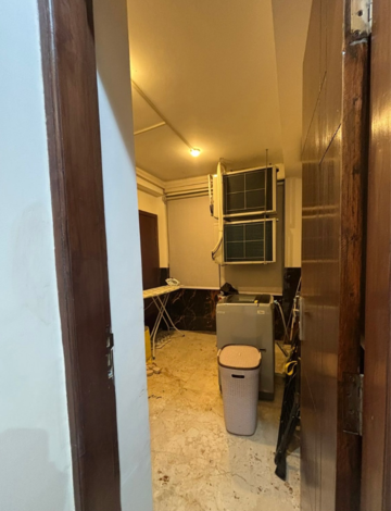 Team Area in 3.5 BHK Builder Floor at DLF Pink Town House, Dlf City Phase 3 – for Rent