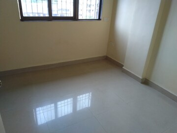 Room in 2 BHK Apartment at Hubtown Ackruti Aditya, Tardeo – for Rent