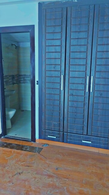 Attached Bathroom in 2.5 BHK Apartment at Amrapali Zodiac, Sector 120 – for Rent