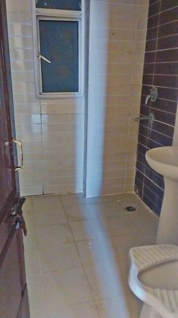 Attached Bathroom in 2.5 BHK Apartment at Amrapali Zodiac, Sector 120 – for Rent