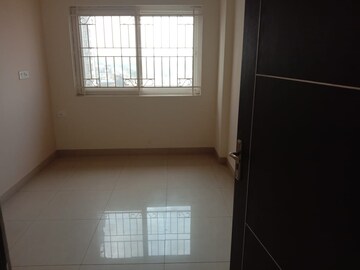 Room in 3 BHK Apartment at Gina Shalom, Old Madras Road – for Rent