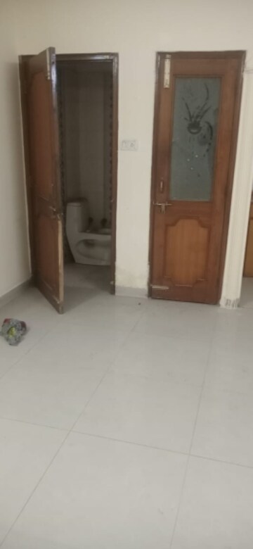 2 BHK Builder Floor For Sale in Laxmi Nagar