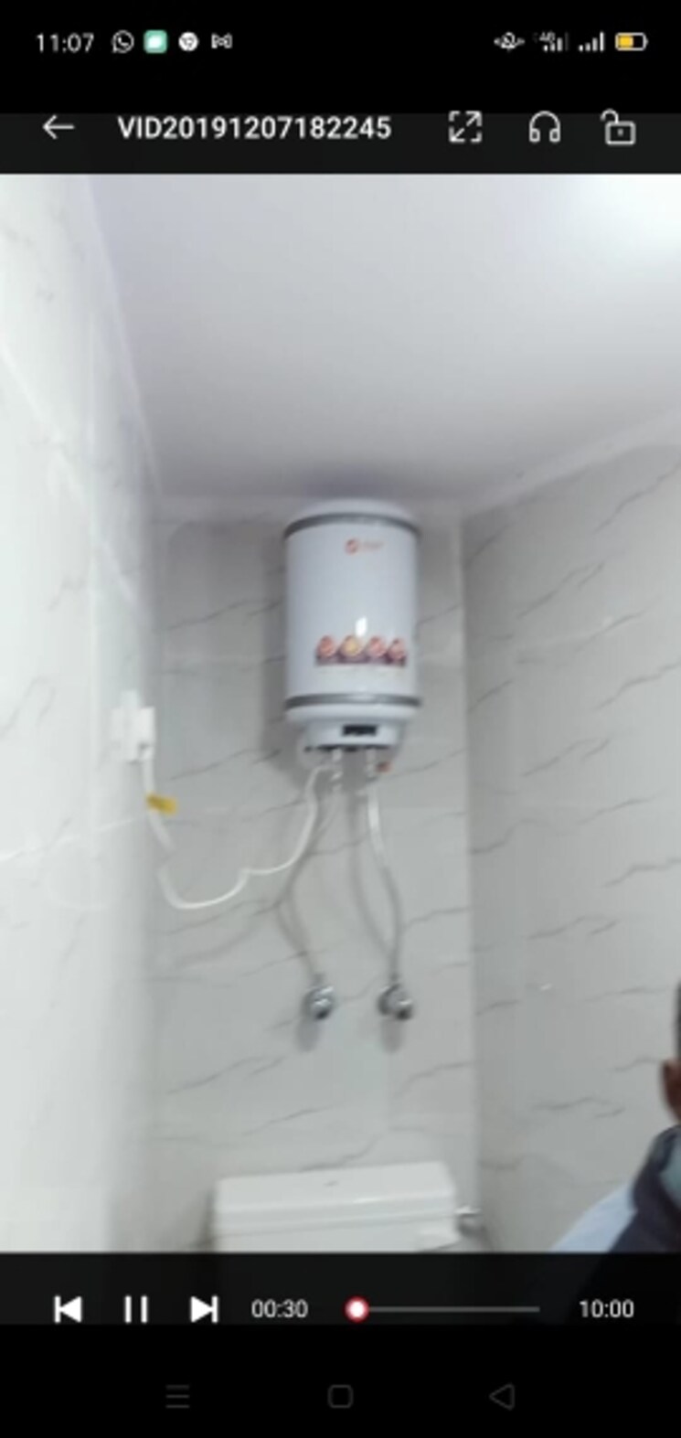 Bathroom, laxmi nagar 2 Bedroom 599 Sq.Ft. Builder Floor In Laxmi Nagar Delhi 8438457